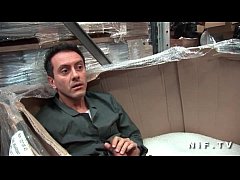 Подсмотрел за рыжей мамочкой