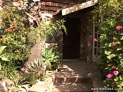 Мокрой киске кончают внутрь