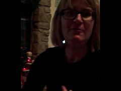 Пока дама мастурбирует